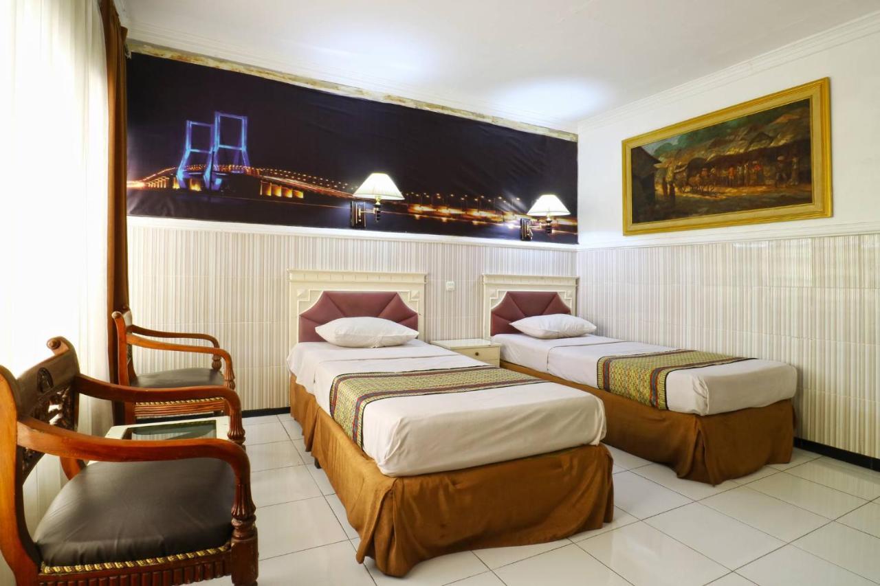 Hotel Tanjung Surabaya Exterior foto