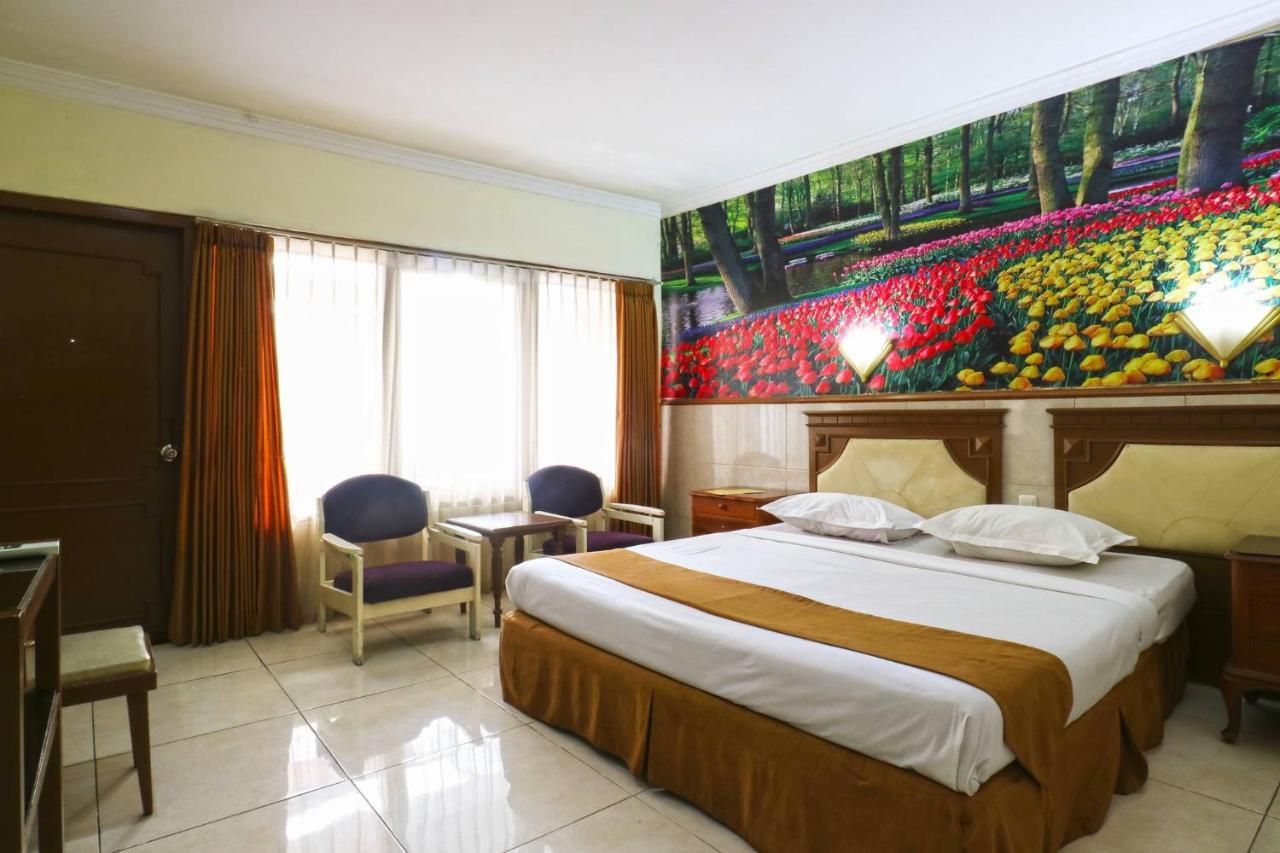 Hotel Tanjung Surabaya Exterior foto